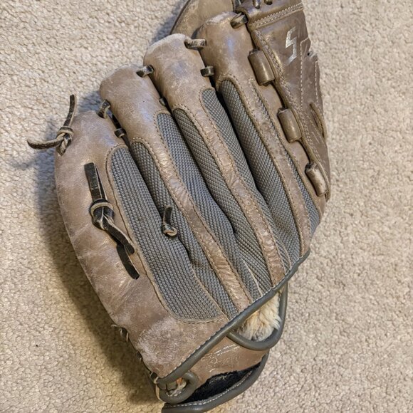 Wilson RHT Baseball Glove 12" A2044 Gray Air Lite Aggressor - Picture 2 of 7